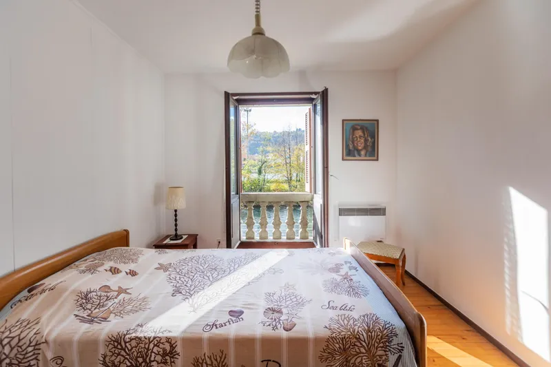 SPLENDIDA CASA DI 3.5 LOCALI CON TERRAZZE A PONTE TRESA, Foto 6