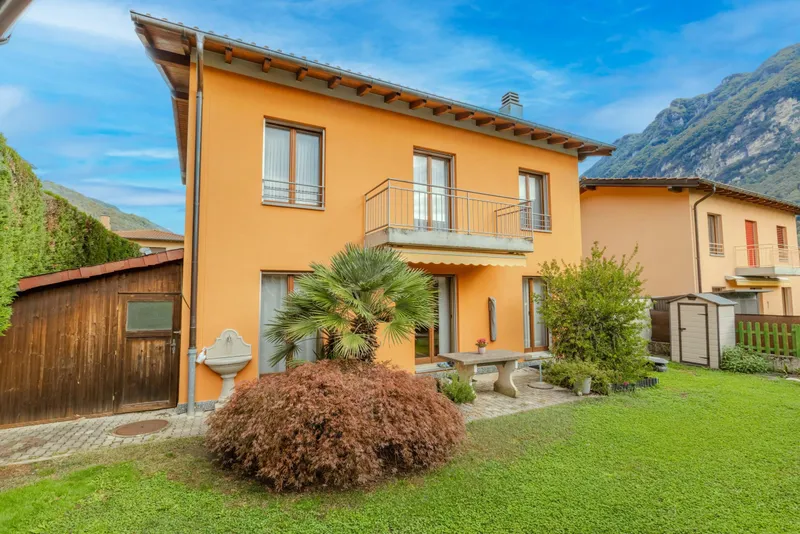 BELLISSIMA CASA 6.5 CON GROTTO E GIARDINO A RIVA SAN VITALE, foto 4