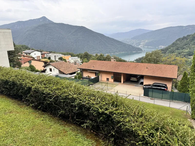 GRANDE TERRENO EDIFICABILE DI 530 MQ CON VISTA LAGO A ROVIO, Foto 3