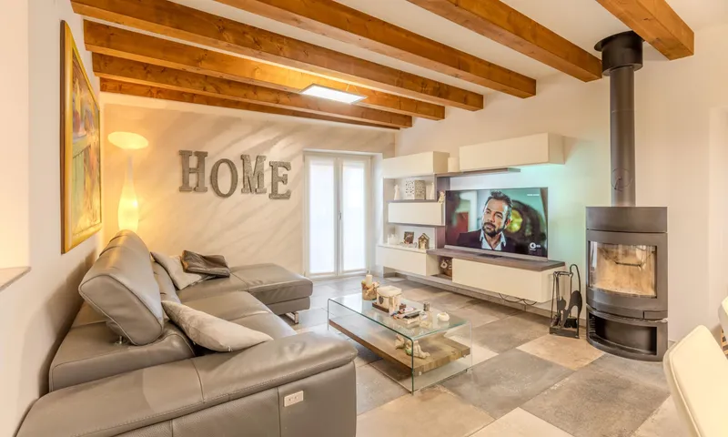 STUPENDA E AMPIA VILLA DI CHARME DI 5.5 LOCALI A MELIDE, foto 5