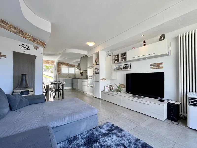 AFFITTASI 3.5 DUPLEX ARREDATO CON GIARDINO AD ARBEDO, Foto 4