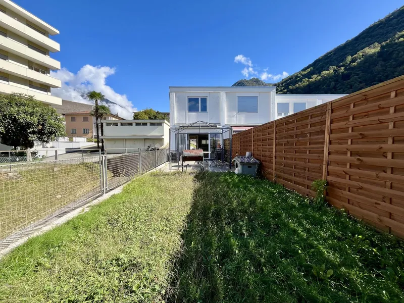 AFFITTASI 3.5 DUPLEX ARREDATO CON GIARDINO AD ARBEDO, Foto 3