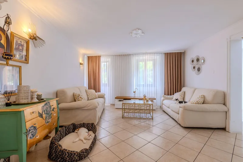 BELLISSIMA VILLETTA A SCHIERA DI 7.5 LOCALI NEL LOCARNESE, foto 2