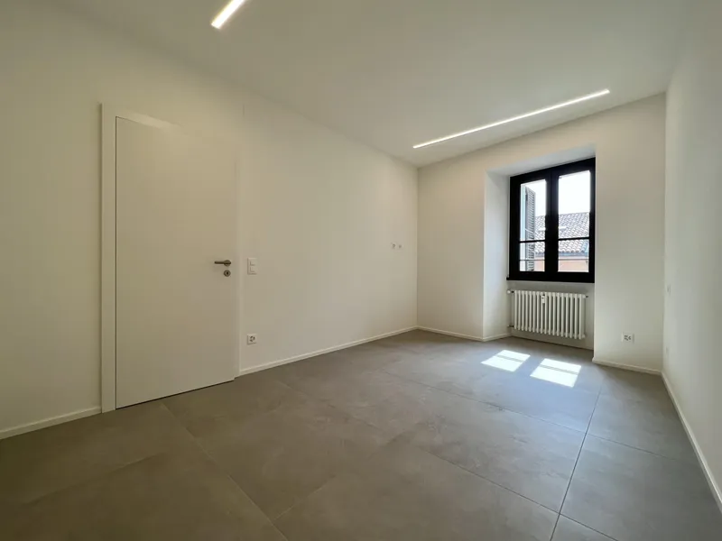 AFFITTASI MODERNO 2.5 LOCALI RISTRUTTURATO A RIVA SAN VITALE, foto 4