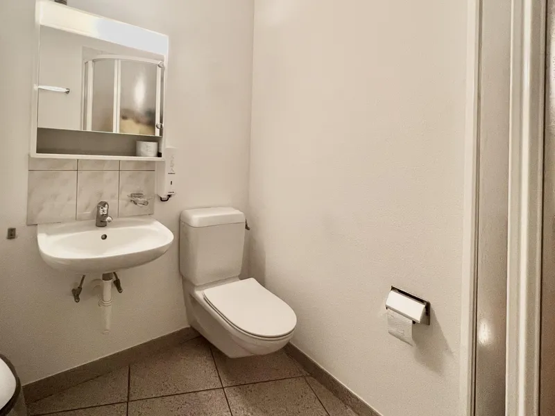 AFFITTASI SUPERIFICIE AMMINISTRATIVA 7 LOCALI A VEZIA, foto 3