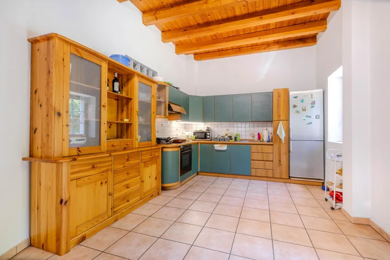 AMPIA E LUMINOSA CASA DI 13 LOCALI NEL VERDE A NOVAZZANO, foto 6