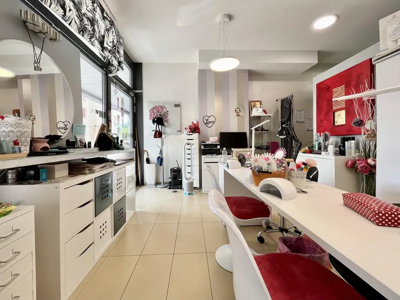 MODERNO SPAZIO COMMERCIALE A MASSAGNO - PIAZZA SANTA LUCIA, Foto 1