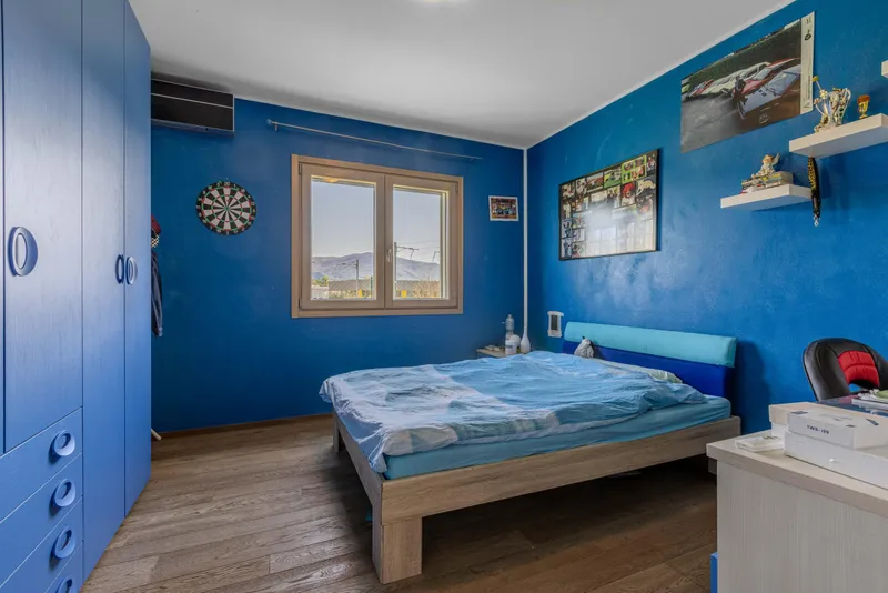 SPLENDIDA VILLA 6.5 LOCALI SU UN PIANO CON GIARDINO A STABIO, foto 9