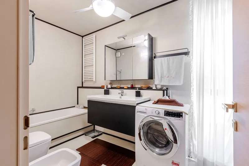 VERO AFFARE - 4.5 CON PISCINA INTERNA E VISTA LAGO A LOCARNO, Foto 8