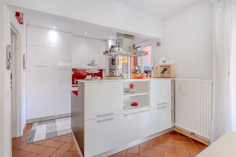 CASA A SCHIERA 4.5 LOCALI CON GIARDINO A LUGANO PAZZALLO, foto 4