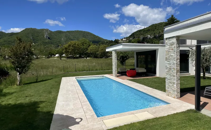 MERAVIGLIOSA VILLA MODERNA 6.5 LOCALI CON PISCINA A MAGLIASO, photo 2