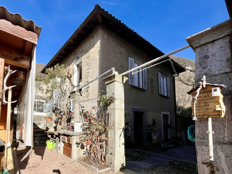 AFFITTASI 2.5 RINNOVATO IN BIFAMILIARE CON GIARDINO A ROVIO, foto 9