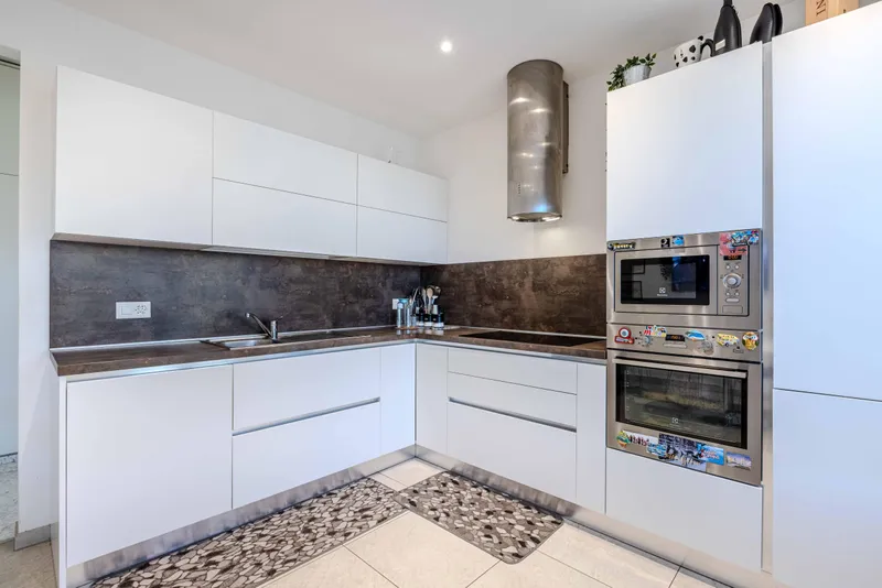 AMPIO DUPLEX 4.5 LOCALI VISTA LAGO RISTRUTTURATO A VERNATE, photo 5