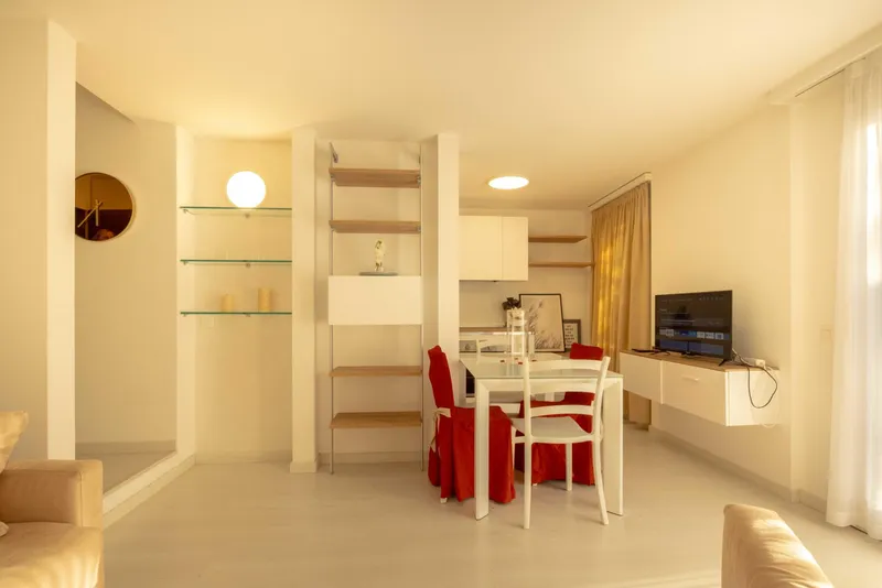 AFFITTASI 1.5 CON GIARDINO E PISCINA VISTA LAGO A MORCOTE, foto 5