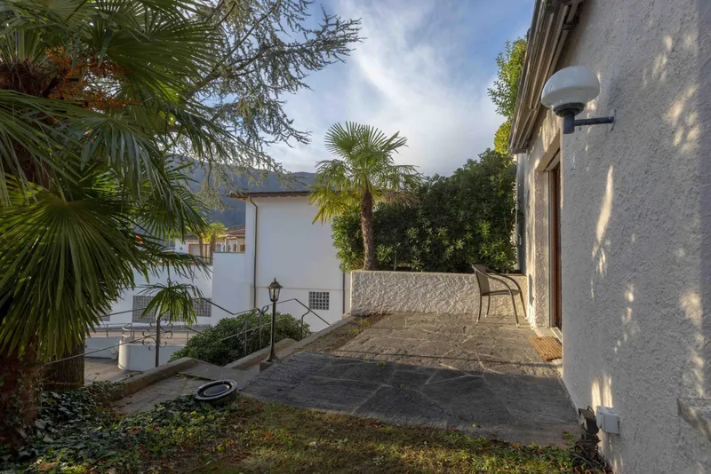 AFFITTASI 1.5 CON GIARDINO E PISCINA VISTA LAGO A MORCOTE, foto 2
