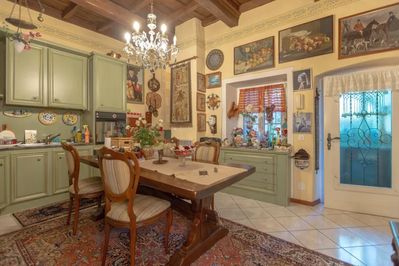ROMANTICA VILLA STORICA 6.5 LOCALI CON CORTE A BRISSAGO, photo 3