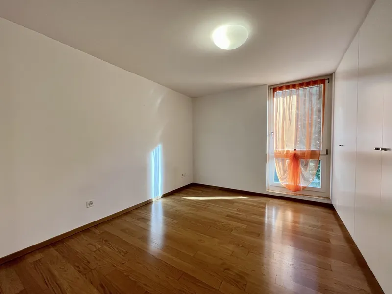 AFFITTASI SPAZIOSO 4.5 LOCALI CON TERRAZZA COPERTA AD ARBEDO, foto 7