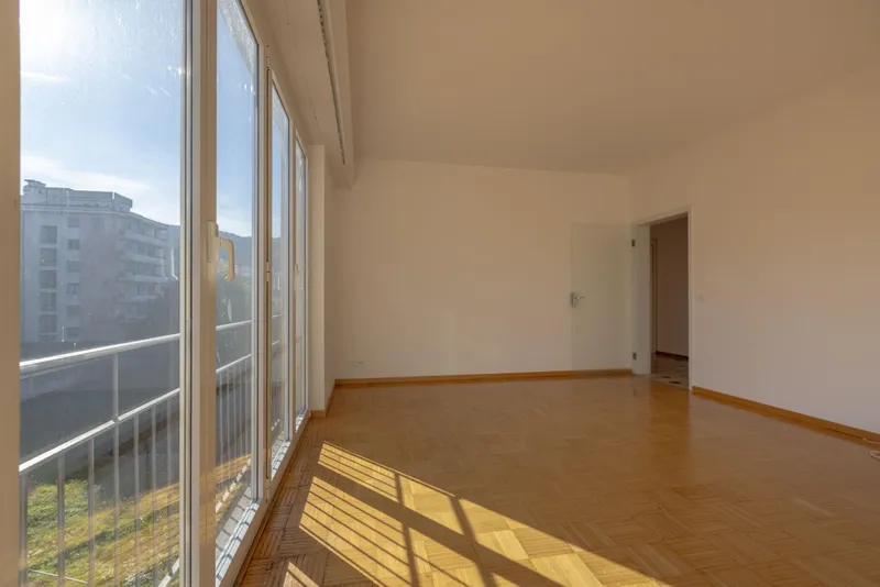 SPAZIOSO 3.5 LOCALI PIANO ALTO CON VISTA APERTA A CHIASSO, Foto 6