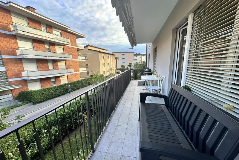 AMPIO 4.5 LOCALI COME NUOVO CON BALCONE A LUGANO BREGANZONA, foto 2