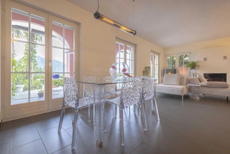 MERAVIGLIOSA VILLA 5.5 CON VISTA LAGO IN COLLINA D'ORO, photo 2