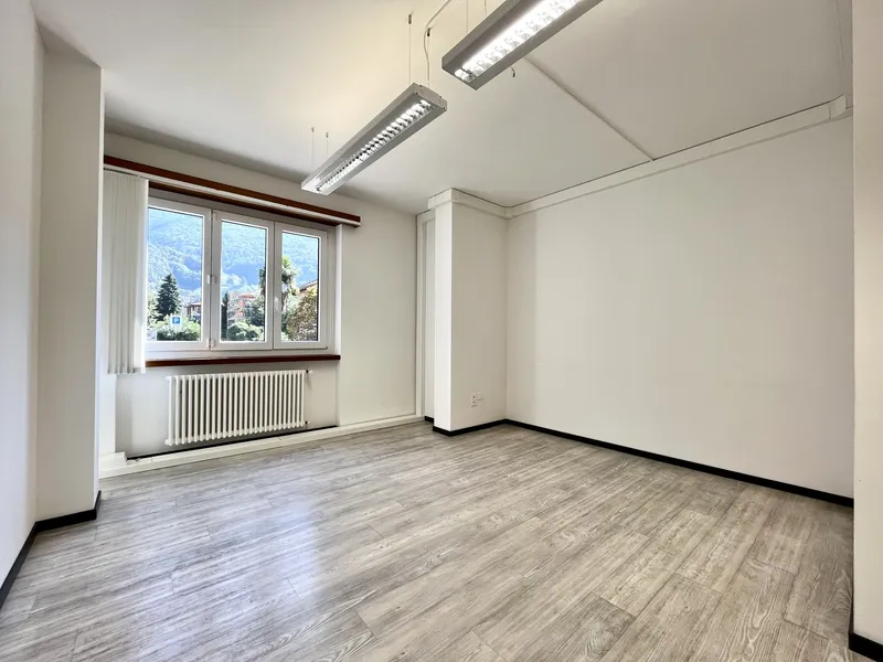 AFFITTASI UFFICIO 5 LOCALI CENTRALE E RINNOVATO A BELLINZONA, foto 8