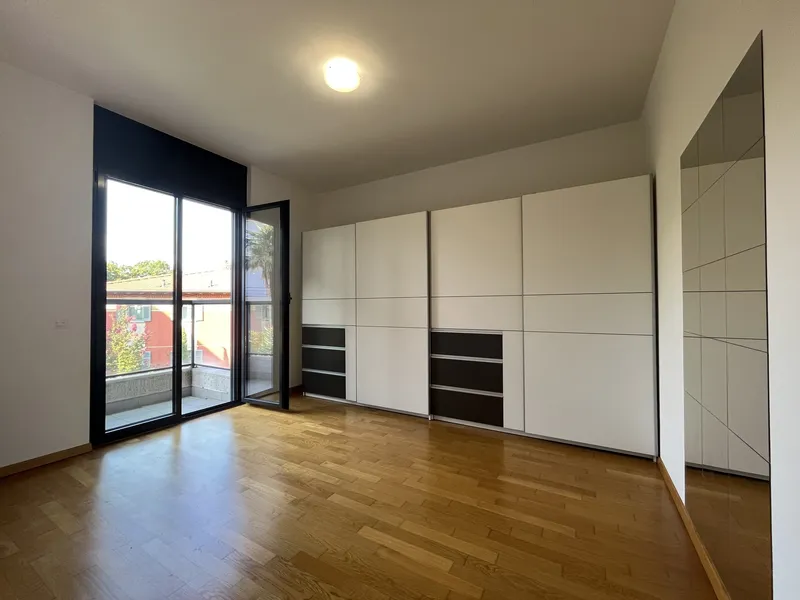 AFFITTASI MODERNO 4.5 IN RESIDENZA PRESTIGIOSA A SORENGO, foto 7