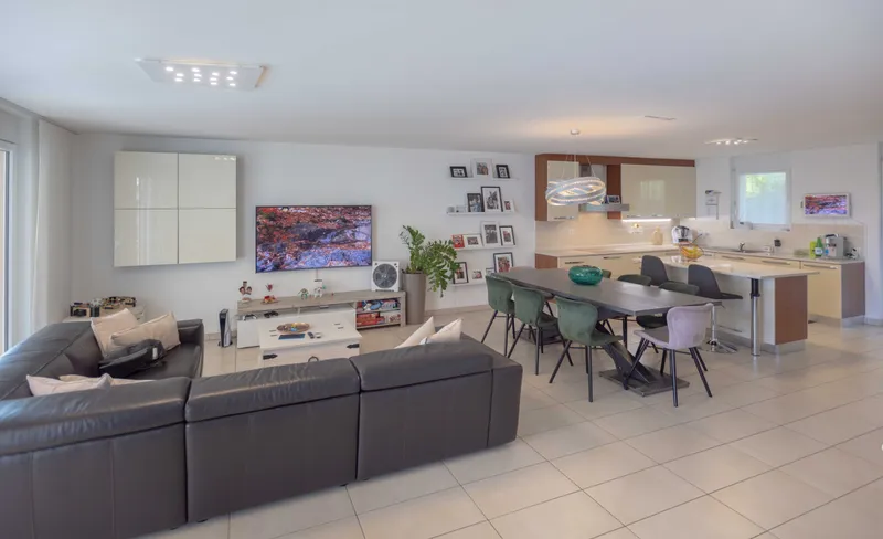 BELLISSIMA E MODERNA CASA 4.5 LOCALI CON VISTA LAGO A PURA, Foto 5