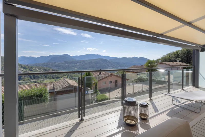 BELLISSIMA E MODERNA CASA 4.5 LOCALI CON VISTA LAGO A PURA, Foto 2
