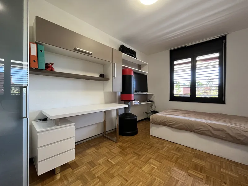 AFFITTASI MODERNO 3.5 LOCALI ARREDATO CON VISTA A PREGASSONA, foto 9