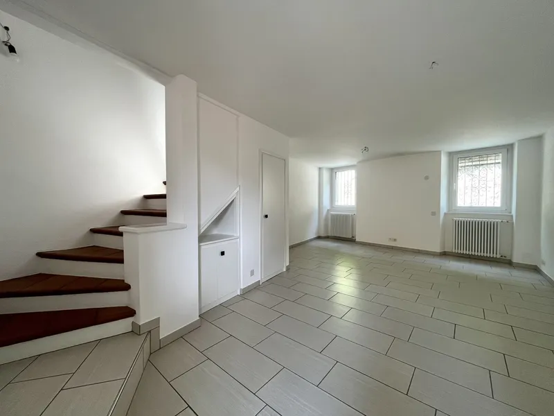 AFFITTASI CASA DI NUCLEO 4.5 LOCALI RIMODERNATA A CANOBBIO, Foto 4