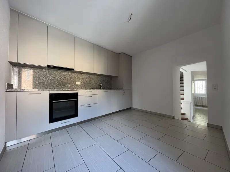 AFFITTASI CASA DI NUCLEO 4.5 LOCALI RIMODERNATA A CANOBBIO, Foto 3