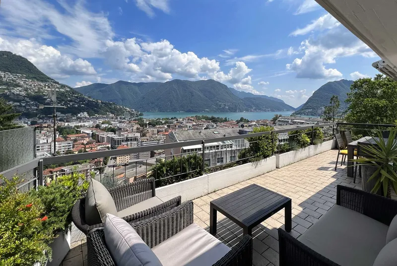ATTICO 2.5 CON TERRAZZA E STUPENDA VISTA LAGO A MASSAGNO, photo 2