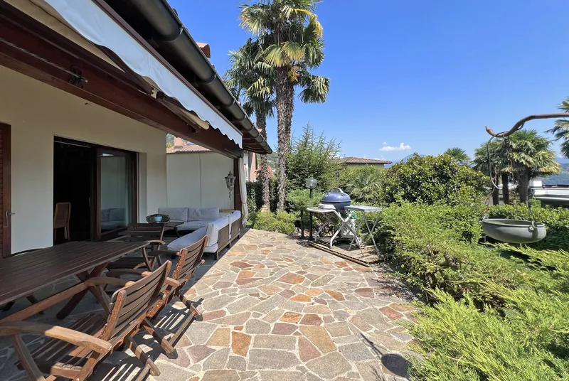 ACCOGLIENTE VILLA 5.5 LOCALI CON GIARDINO E VISTA A PURA, foto 1