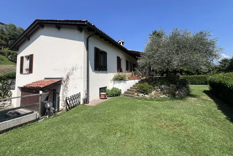 ACCOGLIENTE VILLA 5.5 LOCALI CON GIARDINO E VISTA A PURA, foto 8