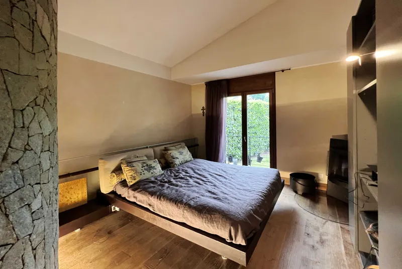SPLENDIDA VILLA 5.5 VICINO AL LAGO CON BEL GIARDINO A FIGINO, photo 12