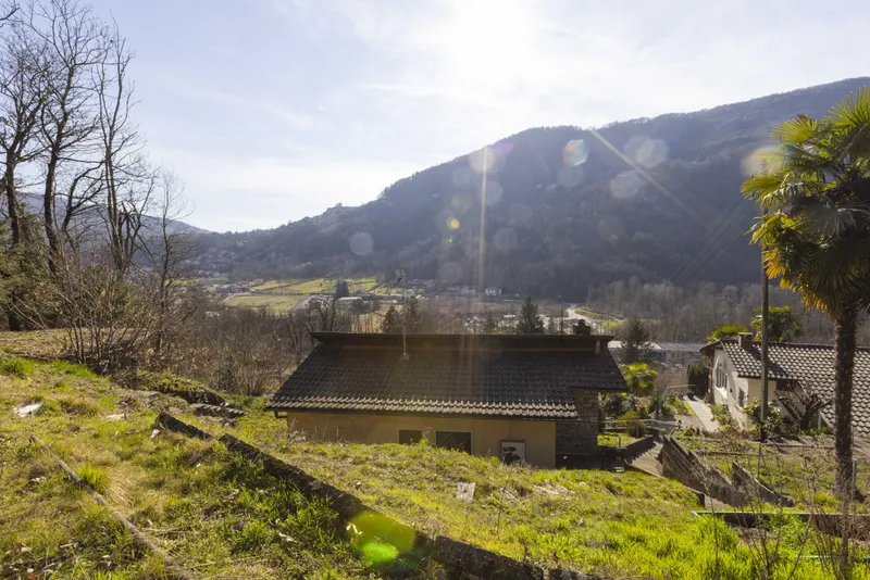 CASA 3.5 LOC. DA RISTRUTTURARE CON AMPIO GIARDINO A CROGLIO, foto 9