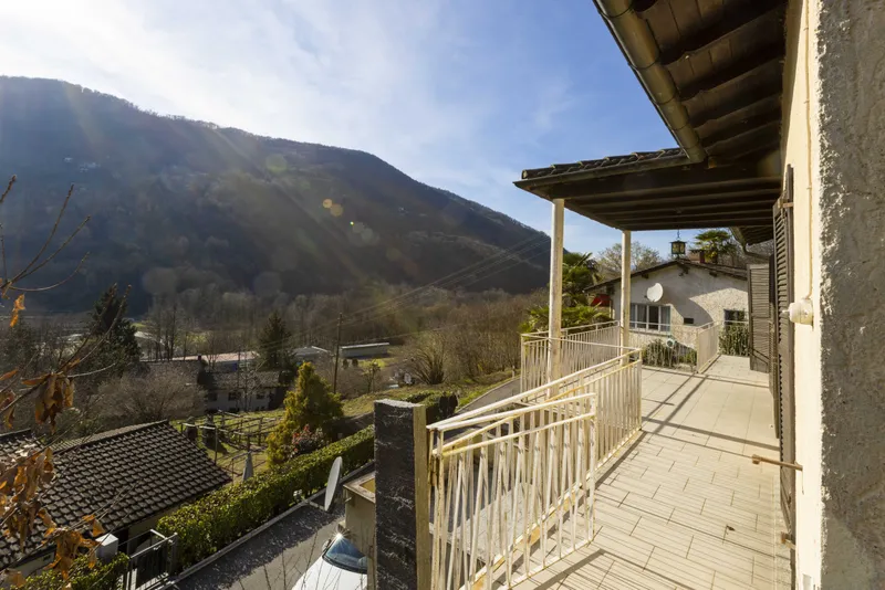 CASA 3.5 LOC. DA RISTRUTTURARE CON AMPIO GIARDINO A CROGLIO, foto 3