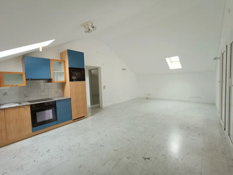 AFFITTASI GRANDE E LUMINOSO ATTICO 3 LOCALI A SEMENTINA, foto 8