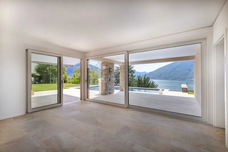 PRESTIGIOSA VILLA CON VISTA MOZZAFIATO E PISCINA A BISSONE, foto 7