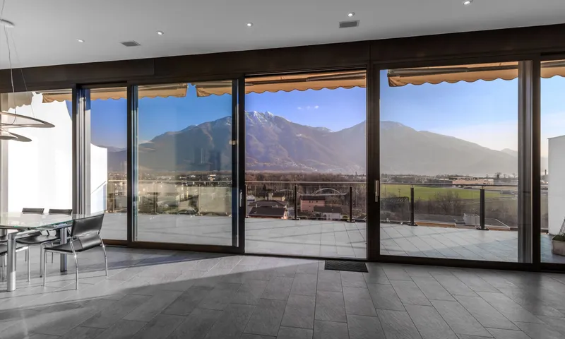 STUPENDO ATTICO 3.5 LOCALI CON TERRAZZA VISTA LAGO A LOCARNO, Foto 2