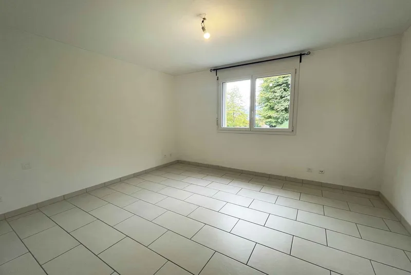 OCCASIONE - 4.5 CON GIARDINO PRIVATO A LUGANO CARABBIA, foto 6