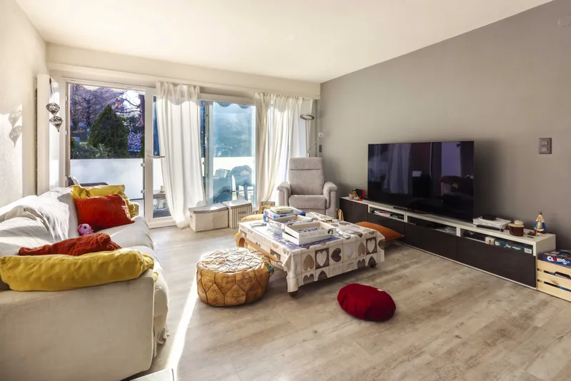 CASA TRIFAMILIARE CON GIARDINO PIANEGGIANTE A BREGANZONA, foto 5