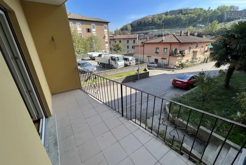 12 LUMINOSE UNITA' IN PALAZZO CON OTTIMA RENDITA A VACALLO, foto 3