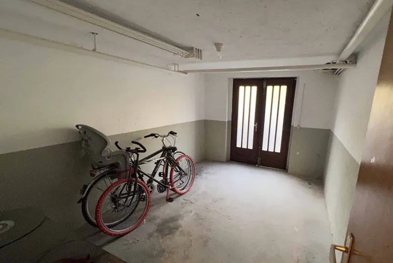12 LUMINOSE UNITA' IN PALAZZO CON OTTIMA RENDITA A VACALLO, foto 12