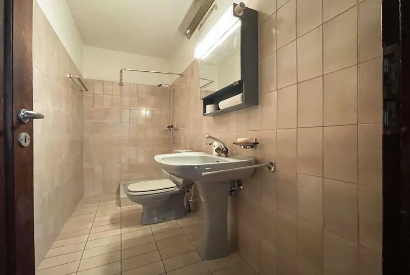 CASA 4.5 LOCALI SU UN UNICO PIANO CON AMPIO TERRENO A MELANO, foto 8