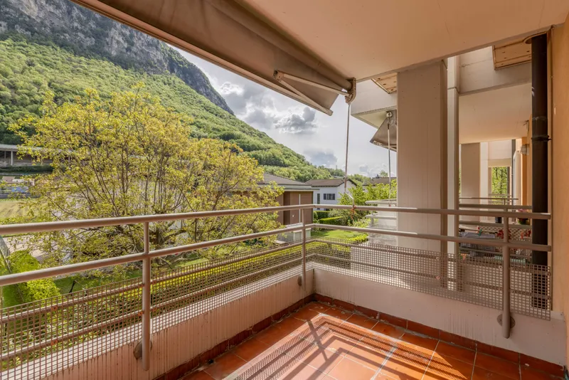 SPAZIOSO 5.5 LOCALI CON VISTA NEL VERDE A RIVA SAN VITALE, foto 8