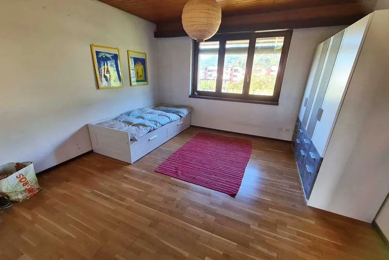 ACCOGLIENTE CASA 5.5 LOCALI IMMERSA NEL VERDE A MELANO, photo 9