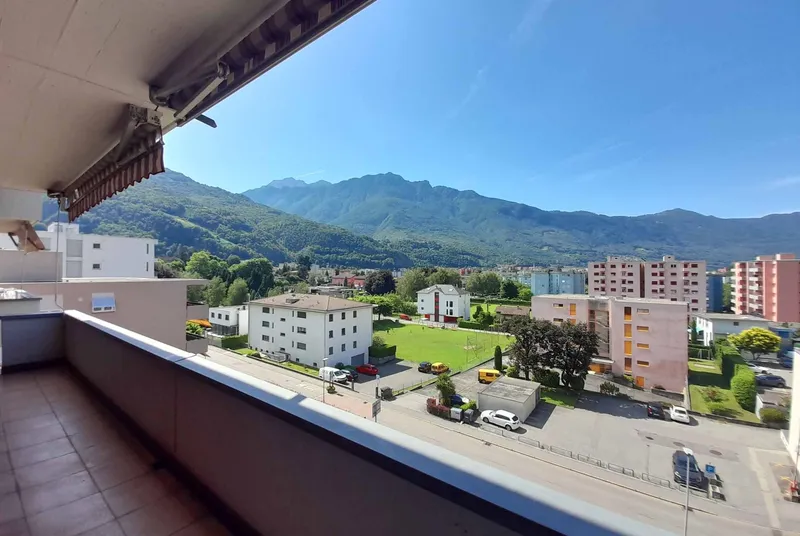 AFFITTASI AMPIO 3.5 LOCALI CON TERRAZZA A BELLINZONA, foto 3