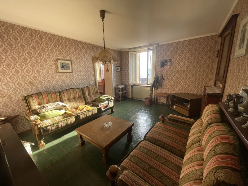 OCCASIONE UNICA - CASA DI 300 MQ DA RIATTARE AD ARANNO, Foto 3