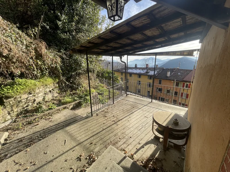 OCCASIONE UNICA - CASA DI 300 MQ DA RIATTARE AD ARANNO, Foto 2